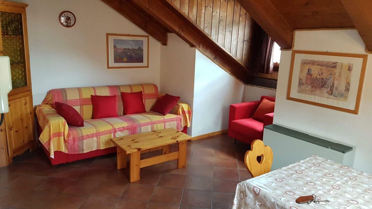 Residence Carola Mezzana  Buitenkant foto